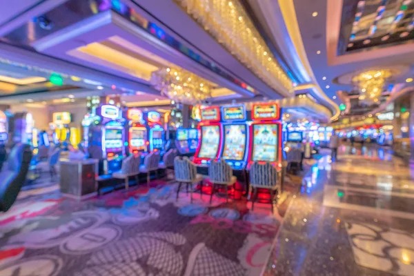 Bonus round and free spins feature